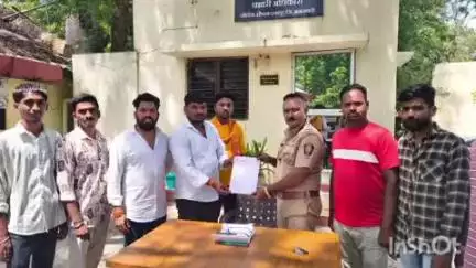 धामणगाव रेल्वे: बकरी ईद दिवशी गाईची कत्तल थांबवा, तहसील कार्यालय, तळेगाव व दत्तापूर पोलिस स्टेशनला विश्व हिंदू व परिषद बजरंग दलाचे निवेदन