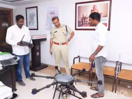 జిల్లాలో జాతర్లు సభలు సమావేశాలు నిఘాకు  అత్యాధునిక టెధర్డ్ ర్డ్  డ్రోన్ జిల్లా ఎస్పీ వకుల్ జిందాల్