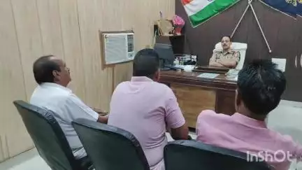 नजीबाबाद: तहसील में क्षेत्राधिकारी ने निजी वाहन के मालिकों व चालकों के साथ की गोष्ठी, सड़क सुरक्षा के प्रति किया जागरुक