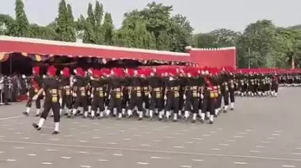 फर्रुखाबाद: आर्मी सेंटर फतेहगढ़ के करिअप्पा ग्राउंड पर परेड के बाद 507 अग्निवीर राजपूत रेजिमेंट में हुए शामिल