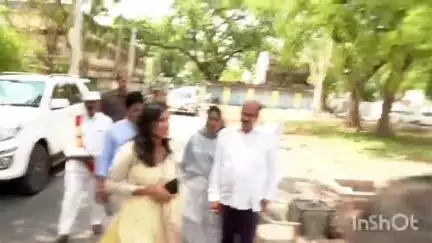 జిల్లా కలెక్టర్‌ క్యాంపు కార్యాలయ ఆవరణలో మొక్కలు నాటిన కలెక్టర్ పి. ప్రావీణ్య