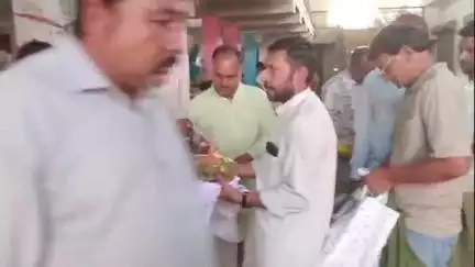चित्तौड़गढ़: विश्व पर्यावरण दिवस के अवसर पर स्वयंसेवकों ने सब्जी मंडी में प्लास्टिक विरोधी जन जागरूकता अभियान चलाया