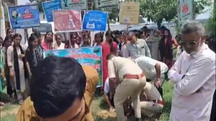 कुटुंबा: महिला महाविद्यालय मुडिला में वृक्षारोपण कार्यक्रम का हुआ आयोजन