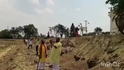 बलरामपुर: विश्व पर्यावरण दिवस पर नगर पालिका ने रानी तालाब पर वृहद वृक्षारोपण का कार्य किया