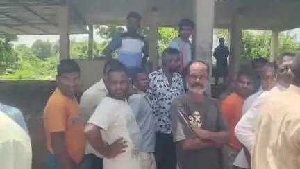 యు,కొత్తపల్లి మండలంలో సీఎం సహాయనిది చిక్కులను లబ్ధిదారులకు అందించిన మాజీ ఎమ్మెల్యే వర్మ