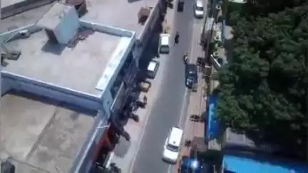 बुलंदशहर: पुलिस द्वारा आगामी त्यौहारों के दृष्टिगत थाना कोतवाली नगर क्षेत्र में ड्रोन से रखी जा रही सतर्क निगरानी