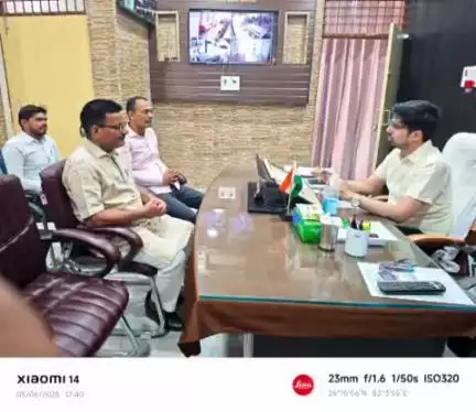 सुल्तानपुर: उत्तर प्रदेशीय प्राथमिक शिक्षक संघ सुल्तानपुर का प्रतिनिधिमंडल जिलाध्यक्ष के नेतृत्व में बीएसए सुल्तानपुर से मिला