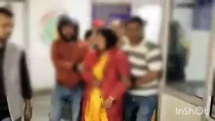 अल्मोड़ा: नगर की माल रोड में आमने-सामने भिड़ी स्कूटी, दुर्घटना में घायल महिला का जिला अस्पताल में हुआ उपचार