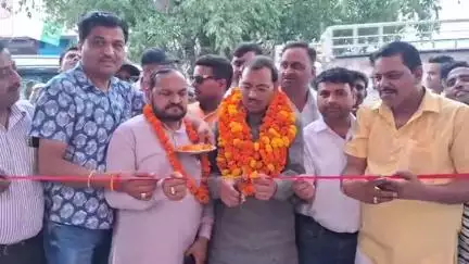 बिल्सी: दशहरा पर्व पर बिल्सी नगर समेत ग्रामीण क्षेत्र में कई जगह भंडारा और शरबत वितरण कार्यक्रम का आयोजन, MLA ने किया शुभारंभ