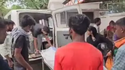 जगदीशपुर: जिले में तेज रफ्तार ट्रक ने बाइक सवार युवक को कुचला, अस्पताल में इलाज के दौरान मौत