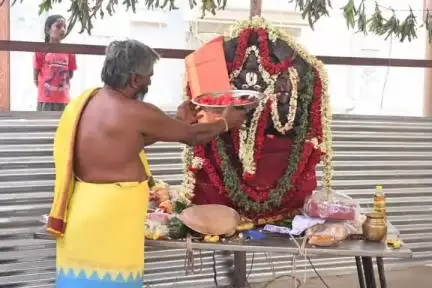 పుంగనూరు: శ్రీ లక్ష్మీనరసింహస్వామి ఆలయ ప్రారంభ పూజ కార్యక్రమంలో పాల్గొన్న ఎమ్మెల్యే పెద్దిరెడ్డి రామచంద్రారెడ్డి,