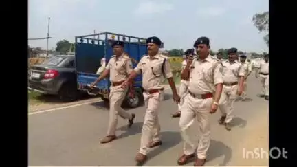 नारायणपुर: बकरीद पर्व को लेकर नारायणपुर पुलिस ने किया फ्लैग मार्च