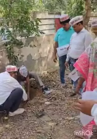 कासगंज: आवास विकास कॉलोनी के पार्क में विश्व पर्यावरण दिवस पर अटेवा की टीम ने 'वृक्ष पेंशन' के नाम पर किया वृक्षारोपण