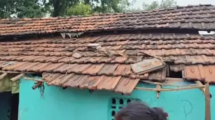 ফরিদপুর দুর্গাপুর: পাড়াগত বিবাদ,যে বিবাদে লাগলো  রাজনীতির রং, যাকে ঘিরে উত্তেজনা দুর্গাপুরের নিউটাউনশীপ থানার ২৩ নং ওয়ার্ডের নবীন পল্লীতে