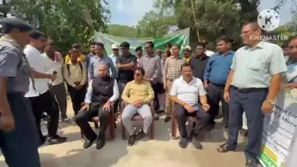 साहिबगंज: विश्व पर्यावरण दिवस पर डीसी, डीएफओ सहित अन्य अधिकारियों ने गंगा विहार पार्क में किया वृक्षारोपण