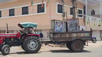 हरदा: नगर पालिका की टीम ने हरदा के सब्जी मंडी क्षेत्र में हटाया अतिक्रमण