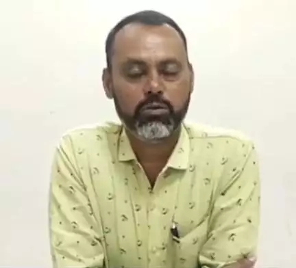 सातारा: नगररचना विभागाच्या कार्यालयाबाहेर आत्मदहन करणारः सामाजिक कार्यकर्त महारुद्र तिकुंडे यांचा इशारा
