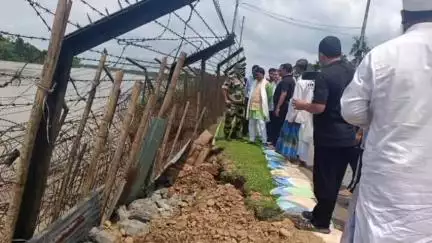 করিমগঞ্জ: লক্ষ্মীবাজারে বন্যায় ক্ষতিগ্রস্ত ভারত-বাংলাদেশ সীমান্ত এলাকা পরিদর্শন করলেন জেলা সংখ্যালঘু উন্নয়ন বোর্ডের চেয়ারম্যান