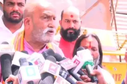 ಬೆಳಗಾವಿ: ಕಾಲ್ತುಳಿತ ಘಟನೆ ಅತ್ಯಂತ ಖಂಡನೀಯ, ದುರದೃಷ್ಟಕರ: ನಗರದಲ್ಲಿ ಶ್ರೀರಾಮಸೇನೆ ಸಂಸ್ಥಾಪಕ ಪ್ರಮೋದ್ ಮುತಾಲಿಕ್