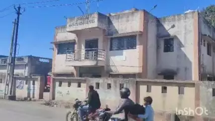 ભાણવડ: શહેરમાં વેરાડ નાકા વિસ્તારની મેઈન લાઈન લીકેજ હોવાના કારણે પાણી વિતરણ એક દિવસ બંધ રહેશે