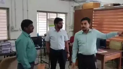 கோவை தெற்கு: ஆட்சியர் அலுவலக கட்டிடத்தில் அனைத்து துறை அலுவலகங்களிலும் திடீர் ஆய்வு நடத்திய ஆட்சியர் பவன் குமார்