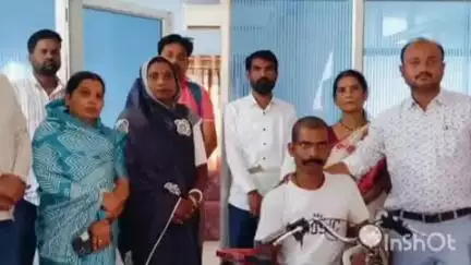 अनूपपुर: कलेक्टर की पहल से दिव्यांग कमलेश को मिली मोटराइज्ड ट्राईसाइकिल