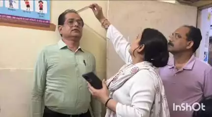 गुना नगर: जिला अस्पताल में सीएमएचओ ने नॉन अल्कोहलिक फैटी लीवर डिजीज स्क्रीनिंग कक्ष और क्षय केंद्र का निरीक्षण किया
