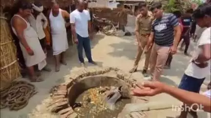 धौरहरा: चौरा गांव में कुएं में गिरे छुट्टा सांड को पुलिस ने सूचना पर पहुंचकर रेस्क्यू कर निकाला बाहर