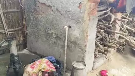 गोला गोकरणनाथ: गोला तहसील क्षेत्र केअंतर्गत गांव नाथूपुर गदियाना में उत्तरप्रदेश पेयजल निगम की टंकी कई वर्षों से पड़ीं रद्द।#jansamsya#
