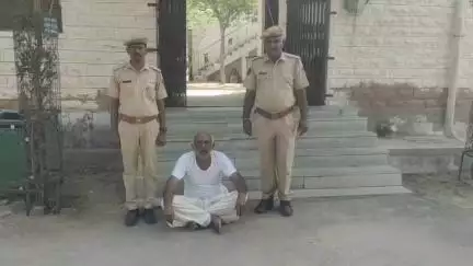 #Balotra: ऑपरेशन मदमर्दन के तहत रहवासीय घर से 48.5Kg डोडा पोस्त बरामद।

आरोपी तस्कर मोहनसिंह गिरफ्तार। 
#BalotraPolice