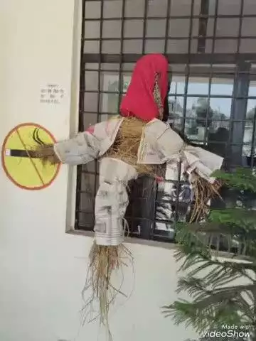 बेहट: छुटमलपुर नगर पंचायत कार्यालय में सभासदों ने की नारेबाजी, पुतला लेकर पहुंचे थे सभासद