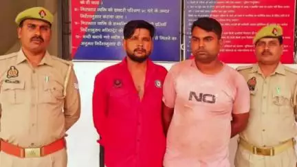 ओबरा: बसकटवा मोड़ से चोपन पुलिस ने वांछित 2 अभियुक्तों को किया गिरफ्तार, माननीय न्यायालय भेजा