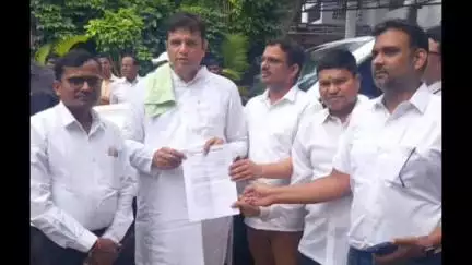 మంథని: న్యాయవాదుల సమస్యల పరిష్కారానికి కృషి చేయాలని మంత్రి శ్రీధర్ బాబును కలిసిన లాయర్స్ ఇండియా ఆర్గనైజేషన్