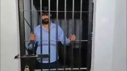 कासगंज: जानलेवा हमले के मामले में वारंटी अभियुक्त को ढोलना कोतवाली पुलिस ने किया गिरफ्तार, जिला न्यायालय में पेश किया