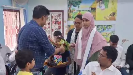 ভগবানগোলা ১: ভগবানগোলায় কৃতি ছাত্র-ছাত্রীদের সংবর্ধনা অনুষ্ঠান অনুষ্ঠিত উপস্থিত ছিলেন লালবাগ SDPO ও SDPO ভগবানগোলা