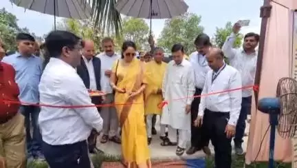 महावन: पंडित दीनदयाल धाम फरह में आयोजित विकसित कृषि संकल्प अभियान में सांसद हेमा मालिनी ने किसानों को किया संबोधित