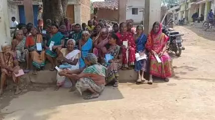 କଣ୍ଟାବାଞ୍ଜି: ଝଲପ ପଞ୍ଚାୟତରେ ବୃଦ୍ଧ ଓ ବୃଦ୍ଧା ପାଉନାହାନ୍ତି ଭତ୍ତା, କାମ ଦେଉନି ଟିପ ଚିହ୍ନ #jansamasya