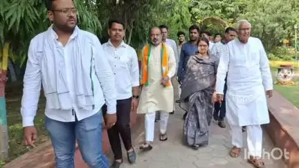 नेहरू पार्क में विश्व पर्यावरण दिवस पर विधायक ने 'एक पेड़ मां के नाम' अभियान के तहत किया पौधारोपण