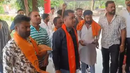 छिंदवाड़ा नगर: बजरंगदल कार्यकर्ताओं ने बकरी ईद से पहले छिंदवाड़ा एसपी कार्यालय में ज्ञापन दिया