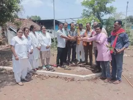 नारायणगंज: नारायणगंज सीएचसी में विश्व पर्यावरण दिवस पर पौधारोपण, 6 औषधीय पौधे रोपे गए