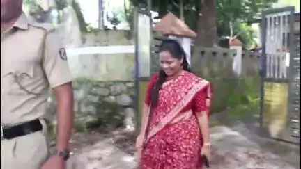 വെെത്തിരി: പരിസ്ഥിതി ദിനത്തിൽ ഔദ്യോഗിക വാഹനം ഒഴിവാക്കി കെ.എസ്.ആർ.ടി.സി ബസിൽ യാത്ര ചെയ്ത് കളക്ടർ ഡോ. ഡി.ആർ മേഘശ്രീ