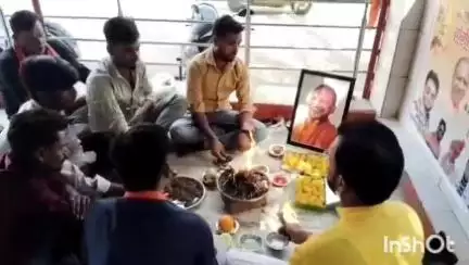 आगरा: राजपुर चुंगी स्थित मंदिर में योगी यूथ ब्रिगेड ने मनाया सीएम योगी आदित्यनाथ का जन्मदिन, किया हवन और पूजन