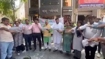 सोनीपत: सोनीपत शहर के कच्चे क्वार्टर मार्केट में नुक्कड़ नाटक का हुआ आयोजन, विधायक और मेयर ने की शिरकत