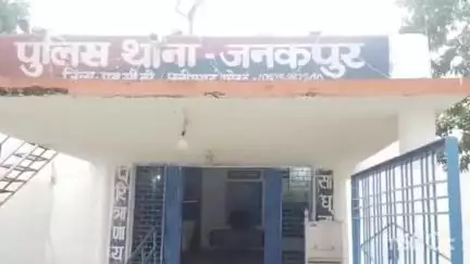 बहरासी में घर की दीवार में सेंध लगाकर लाखों के जेवर व नकदी चोरी