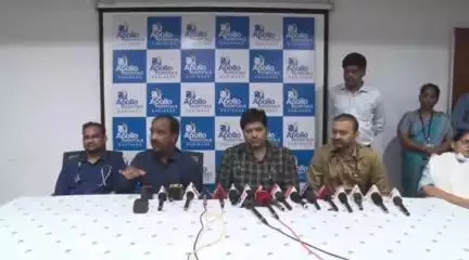 కాకినాడ అపోలోలో అరుదైన శస్త్ర చికిత్స, చేప ముల్లు గుండె వద్ద ఇరుక్కున్న మహిళ ప్రాణాన్ని కాపాడిన వైద్యులు శివరామకృష్ణ