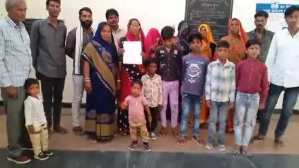 अशोक नगर: बांसापुर में दबंगों ने रास्ते पर किया कब्ज़ा, ग्रामीणों ने कलेक्ट्रेट में की सीमांकन की मांग