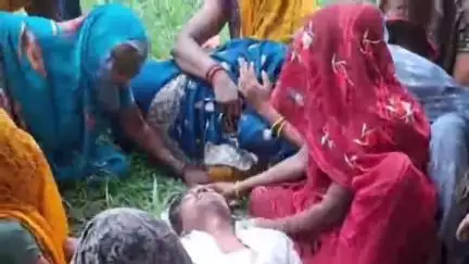 अलीगंज: नगला कातील के खेतों में खड़ी मक्का में पानी लगाते समय 35 वर्षीय युवक विद्युत करंट की चपेट में आकर हुआ दर्दनाक