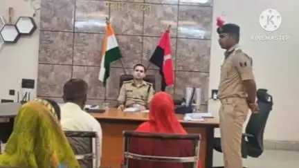 नवादा: पुलिस अधीक्षक ने अपने कार्यालय प्रकोष्ठ में जनता दरबार लगाया, सुनी कई लोगों की शिकायतें