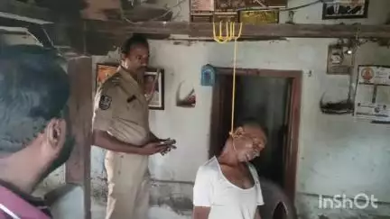 గన్నేరువరం: వృద్ధాప్యంలో ఒంటరిగా ఉండలేక ఉరివేసుకొని వ్యక్తి మృతి...