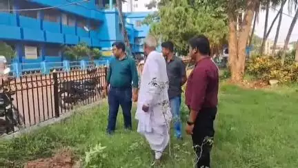 কেশপুর: বিশ্ব পরিবেশ দিবস উপলক্ষে বৃক্ষরোপণ কর্মসূচি কেশপুর ব্লক প্রশাসনের পক্ষ থেকে